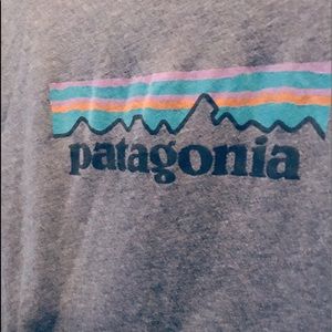 Patagonia women’s graphic tee Sz. L